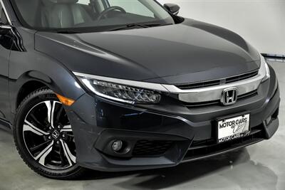 2017 Honda Civic Touring   - Photo 3 - Joliet, IL 60435