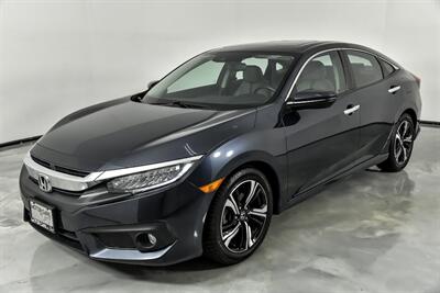 2017 Honda Civic Touring   - Photo 6 - Joliet, IL 60435