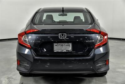 2017 Honda Civic Touring   - Photo 11 - Joliet, IL 60435