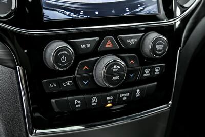 2019 Jeep Grand Cherokee Altitude   - Photo 36 - Joliet, IL 60435