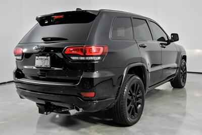 2019 Jeep Grand Cherokee Altitude   - Photo 12 - Joliet, IL 60435