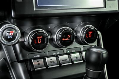 2025 Toyota GR86 Premium   - Photo 34 - Joliet, IL 60435