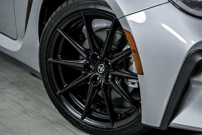 2025 Toyota GR86 Premium   - Photo 4 - Joliet, IL 60435