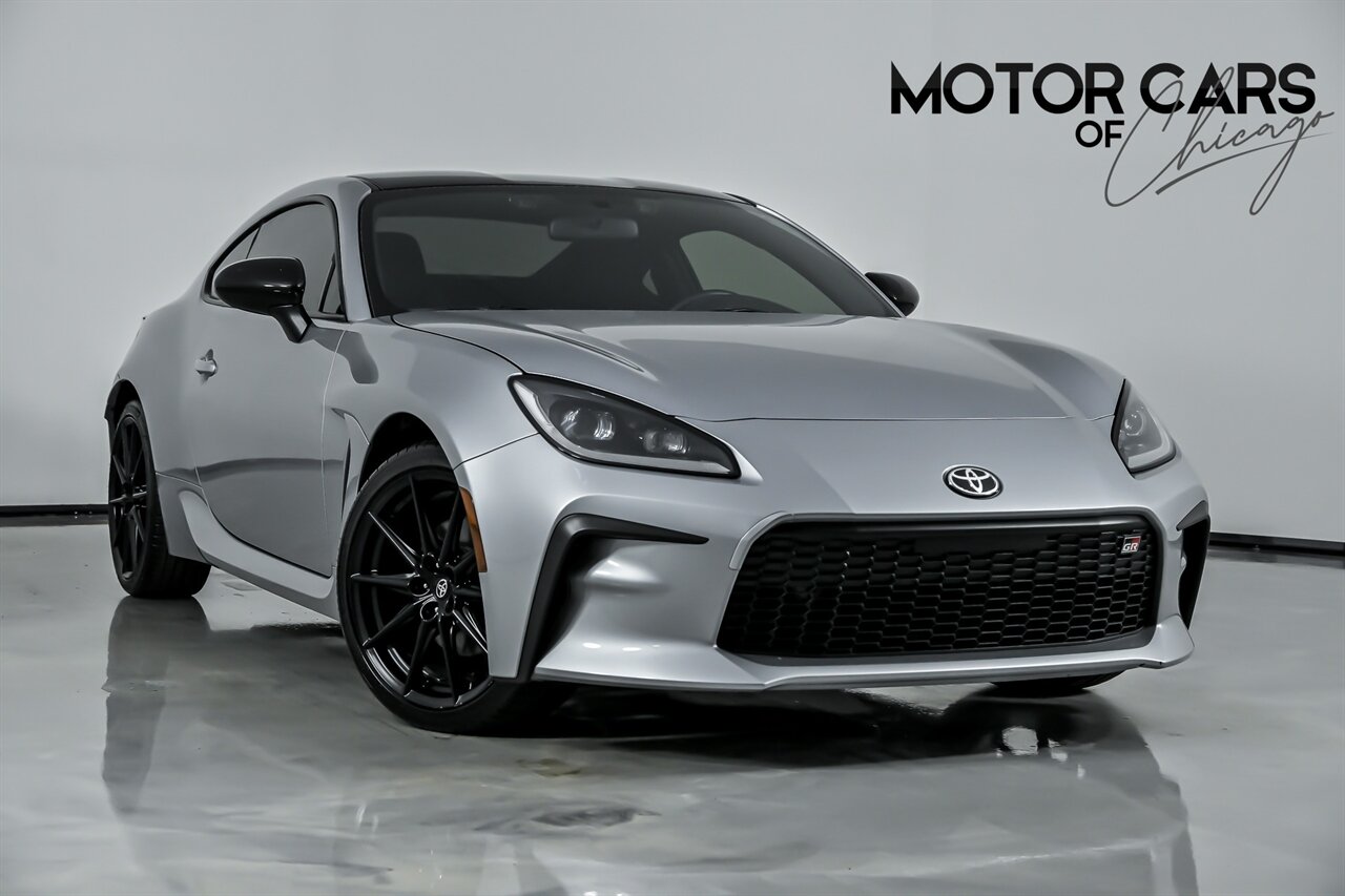 2025 Toyota GR86 Premium - Photo 1 - Joliet, IL 60435