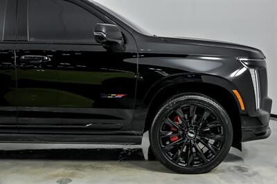 2026 Cadillac Escalade-V ESV -ONYX PACKAGE! - Photo 15 - Joliet, IL 60435