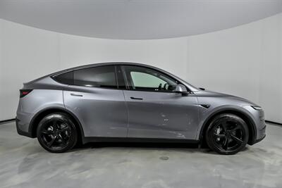 2026 Tesla Model Y Long Range - Photo 14 - Joliet, IL 60435