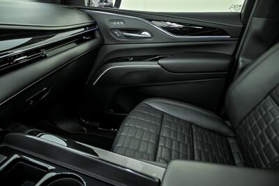 2024 Cadillac Escalade-V   - Photo 39 - Joliet, IL 60435