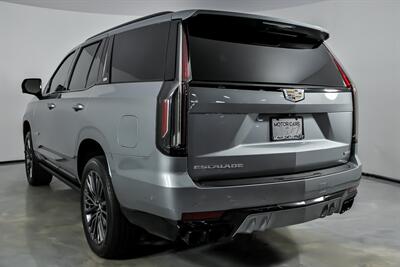 2024 Cadillac Escalade-V   - Photo 10 - Joliet, IL 60435