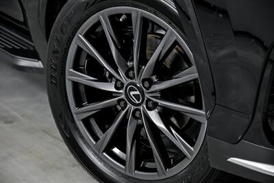 2022 Lexus LX 600 F SPORT Handling   - Photo 4 - Joliet, IL 60435