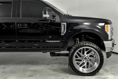 2019 Ford F-350 Super Duty Lariat   - Photo 13 - Joliet, IL 60435