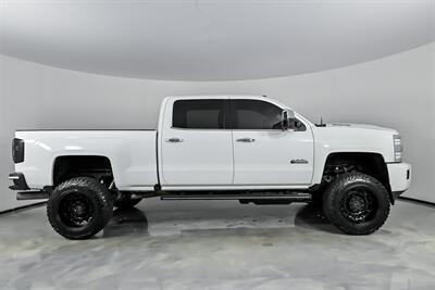 2018 Chevrolet Silverado 2500 High Country   - Photo 14 - Joliet, IL 60435