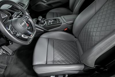 2017 Audi R8 5.2 quattro V10 Plus   - Photo 24 - Joliet, IL 60435