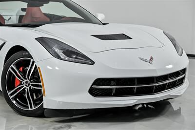 2017 Chevrolet Corvette Stingray 3LT   - Photo 2 - Joliet, IL 60435