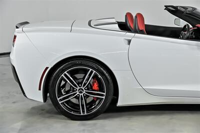 2017 Chevrolet Corvette Stingray 3LT   - Photo 12 - Joliet, IL 60435