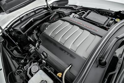 2017 Chevrolet Corvette Stingray 3LT   - Photo 16 - Joliet, IL 60435