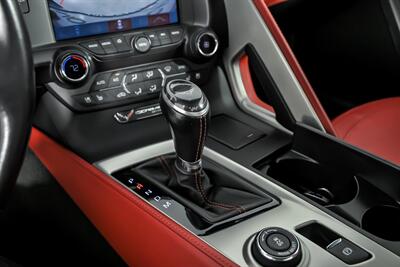 2017 Chevrolet Corvette Stingray 3LT   - Photo 39 - Joliet, IL 60435