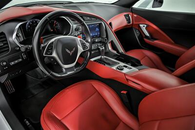 2017 Chevrolet Corvette Stingray 3LT   - Photo 24 - Joliet, IL 60435