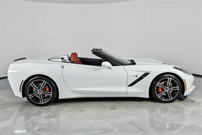 2017 Chevrolet Corvette Stingray 3LT   - Photo 13 - Joliet, IL 60435