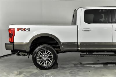 2018 Ford F-350 Super Duty King Ranch   - Photo 12 - Joliet, IL 60435