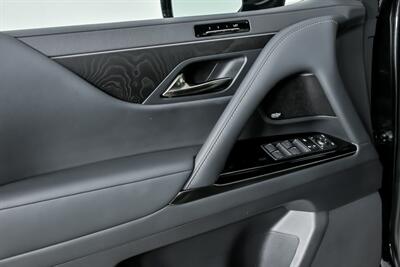 2025 Lexus LX 700h Luxury   - Photo 19 - Joliet, IL 60435