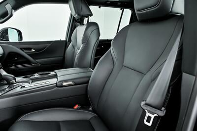 2025 Lexus LX 700h Luxury   - Photo 24 - Joliet, IL 60435
