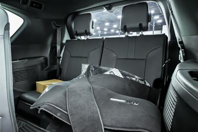 2025 Lexus LX 700h Luxury   - Photo 17 - Joliet, IL 60435