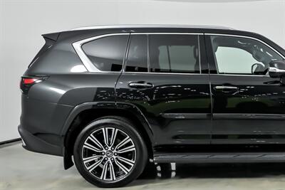 2025 Lexus LX 700h Luxury   - Photo 13 - Joliet, IL 60435