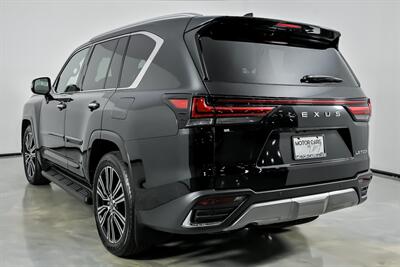 2025 Lexus LX 700h Luxury   - Photo 10 - Joliet, IL 60435