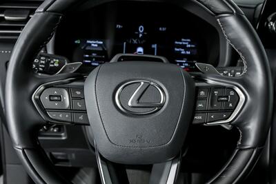 2025 Lexus LX 700h Luxury   - Photo 30 - Joliet, IL 60435