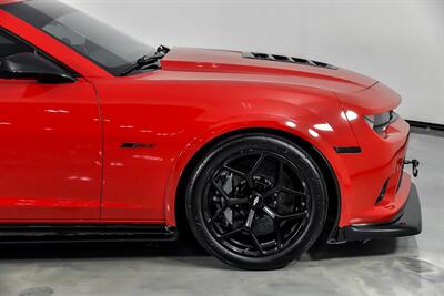2015 Chevrolet Camaro Z28   - Photo 15 - Joliet, IL 60435