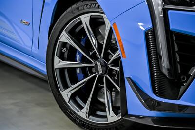 2023 Cadillac CT4-V Blackwing   - Photo 4 - Joliet, IL 60435