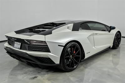2017 Lamborghini Aventador LP 740-4 S   - Photo 12 - Joliet, IL 60435