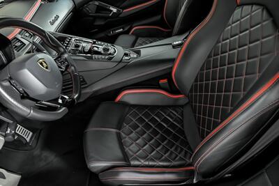 2017 Lamborghini Aventador LP 740-4 S   - Photo 24 - Joliet, IL 60435