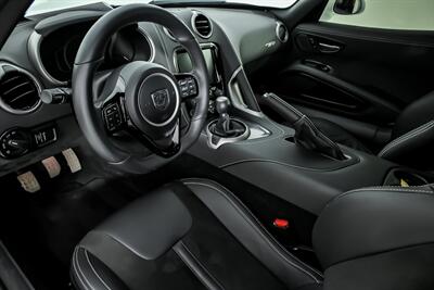2015 Dodge Viper SRT   - Photo 21 - Joliet, IL 60435