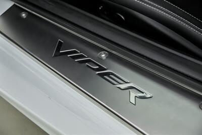 2015 Dodge Viper SRT   - Photo 25 - Joliet, IL 60435