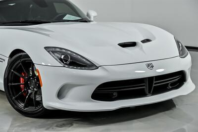 2015 Dodge Viper SRT   - Photo 3 - Joliet, IL 60435