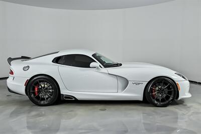 2015 Dodge Viper SRT   - Photo 14 - Joliet, IL 60435