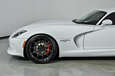 2015 Dodge Viper SRT   - Photo 7 - Joliet, IL 60435