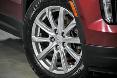 2019 Cadillac XT4 Luxury - Photo 4 - Joliet, IL 60435