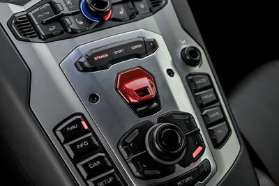 2015 Lamborghini Aventador LP 700-4   - Photo 41 - Joliet, IL 60435