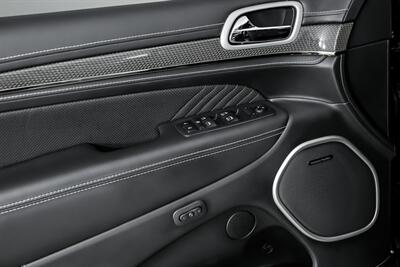 2018 Jeep Grand Cherokee Trackhawk   - Photo 18 - Joliet, IL 60435