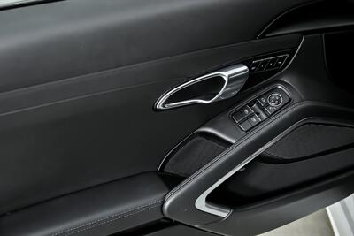 2018 Porsche 718 Cayman S   - Photo 18 - Joliet, IL 60435