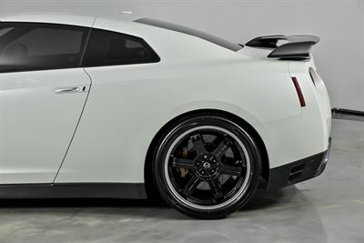 2014 Nissan GT-R Black Edition   - Photo 9 - Joliet, IL 60435