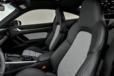 2025 Porsche 911 Turbo S-PAINT TO SAMPLE-HERITAGE INTERIOR! - Photo 25 - Joliet, IL 60435