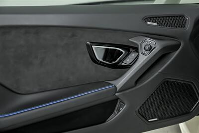 2020 Lamborghini Huracan EVO Spyder-RARE BALLOON WHITE PAINT!   - Photo 21 - Joliet, IL 60435