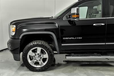 2016 GMC Sierra 2500HD Denali-MINT TRUCK   - Photo 7 - Joliet, IL 60435