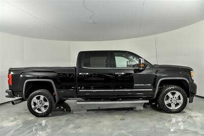 2016 GMC Sierra 2500HD Denali-MINT TRUCK   - Photo 14 - Joliet, IL 60435