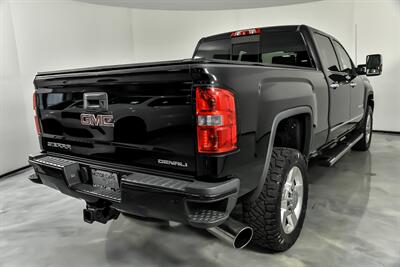 2016 GMC Sierra 2500HD Denali-MINT TRUCK   - Photo 12 - Joliet, IL 60435