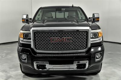 2016 GMC Sierra 2500HD Denali-MINT TRUCK   - Photo 5 - Joliet, IL 60435