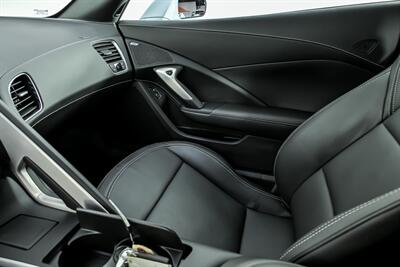 2017 Chevrolet Corvette Stingray Z51   - Photo 36 - Joliet, IL 60435